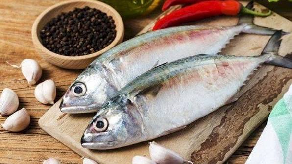 IKAN MENTAH